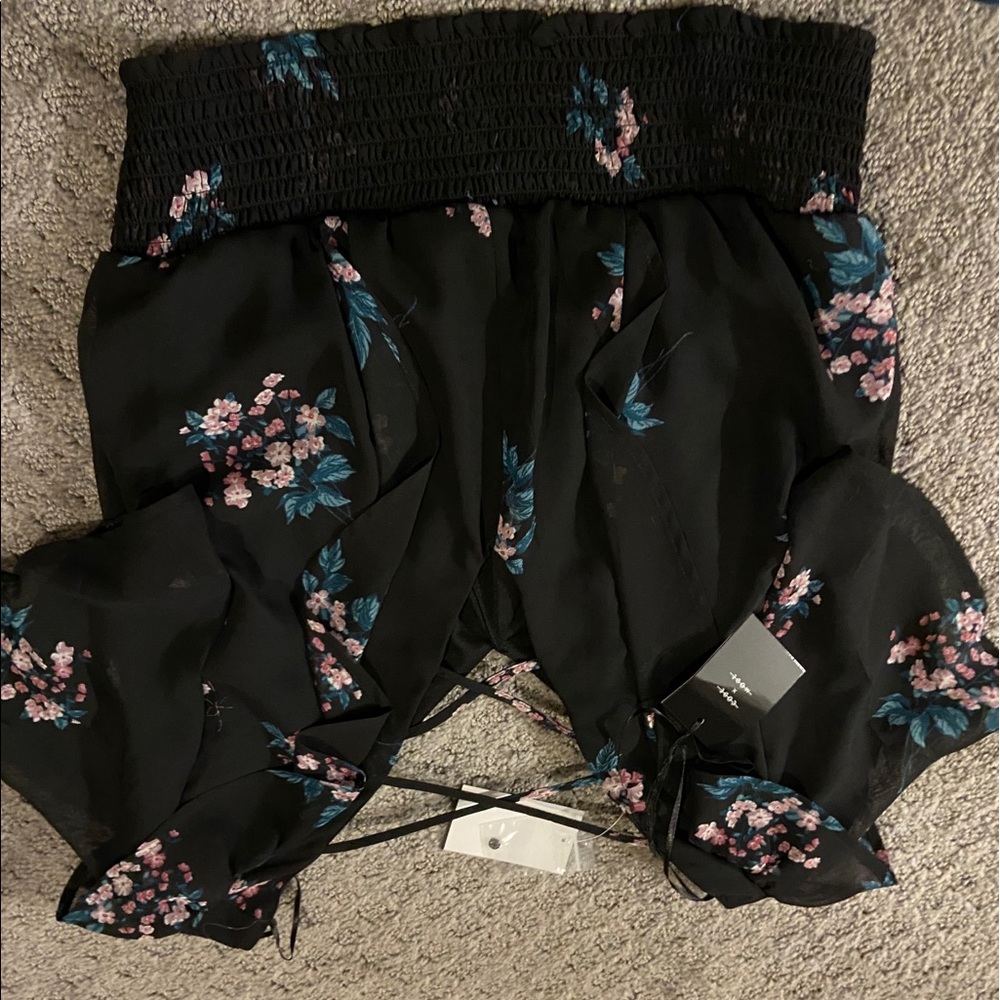 Code x Mode. Small. Cropped Floral Blouse. Tags - Picture 2 of 5